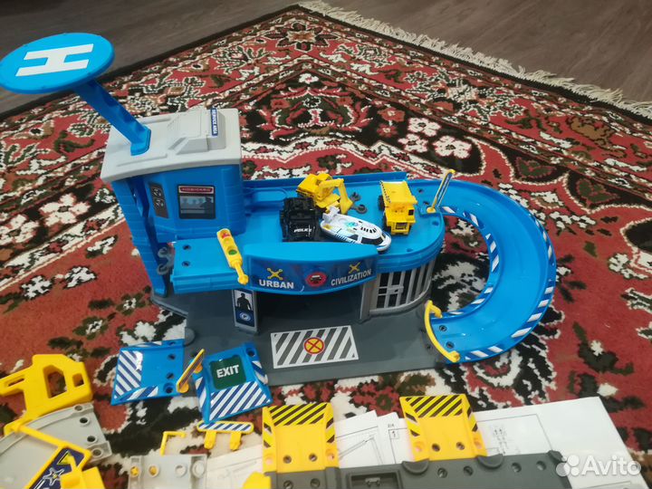 Парковка Mobicaro полицейский и строительный участ