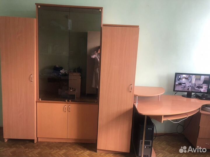 Мебель шкафы и стол