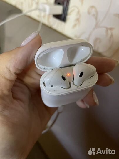 Беспроводные наушники apple airpods