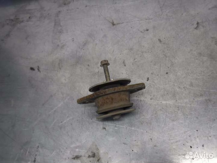 Подушка двигателя передняя правая Лада Приора 126