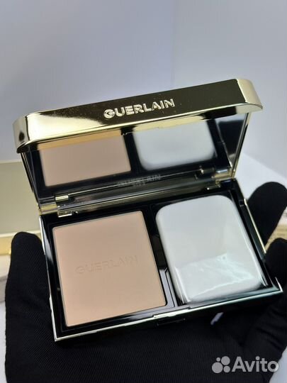 Guerlain пудра Parure Gold Skin Control