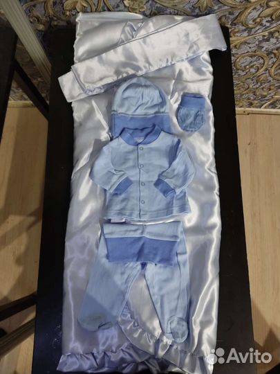 Конверты на выписку атласные,голубой и розовый