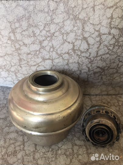 Старинная керосиновая лампа