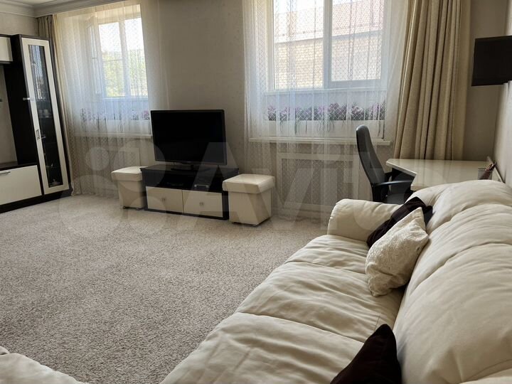 2-к. квартира, 76 м², 1/4 эт.