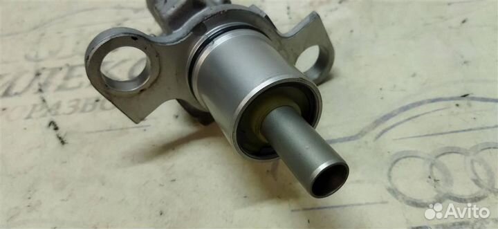 Цилиндр тормозной главный Audi A8 D3 4E 2004-20