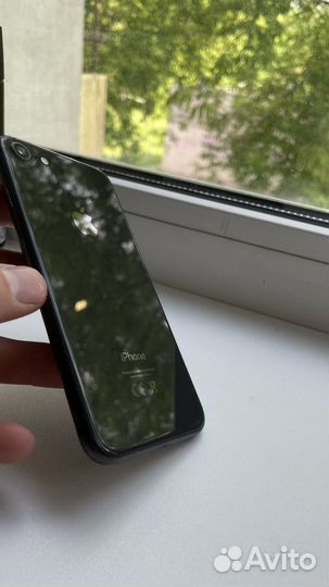 iPhone 8, 64 ГБ