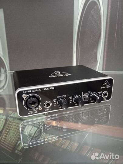 Звуковая карта Behringer UMC22