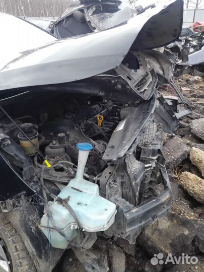 Hyundai Solaris 1.4 МТ, 2016, битый, 175 000 км