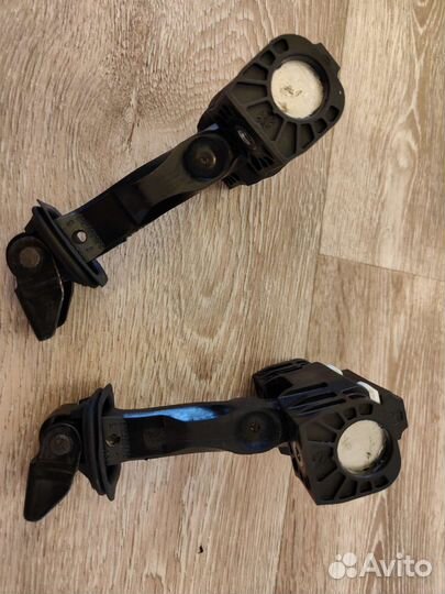 Ограничитель двери Skoda Fabia 2 07-15