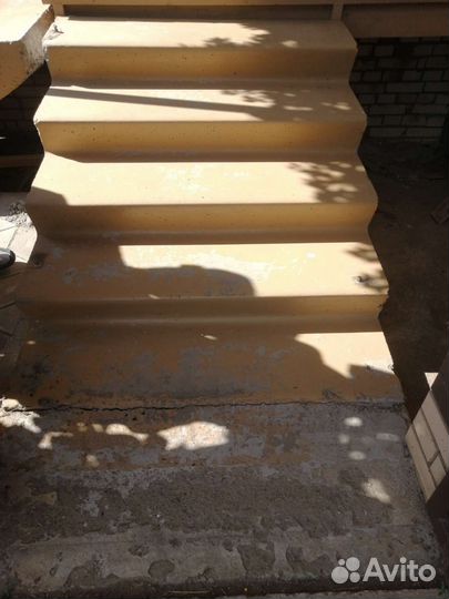 Железобетонные лестница пятиступенчатая