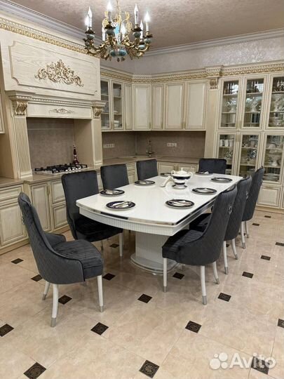 Кухонный стол