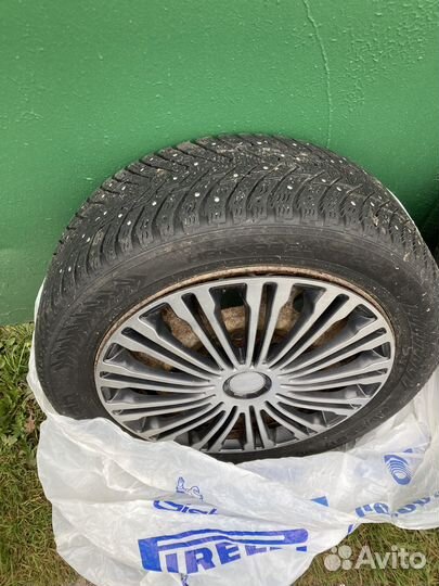 R17 Nokian Tyres Hakkapeliitta 8 215/55, PCD 5x114.3 DIA 67.1