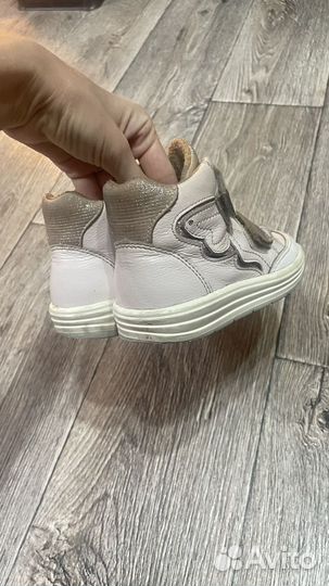 Ботинки демисезонные для девочки 27 размер