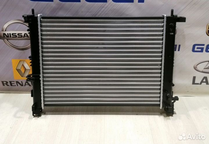 Радиатор охлаждения двигателя основной Renault ark