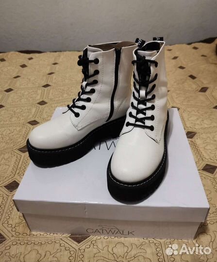 Ботинки новые Catwalk by Deichmann