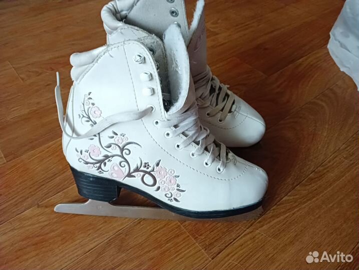Коньки фигурные 36 размер