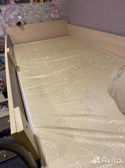 Кровать чердак со столом бу