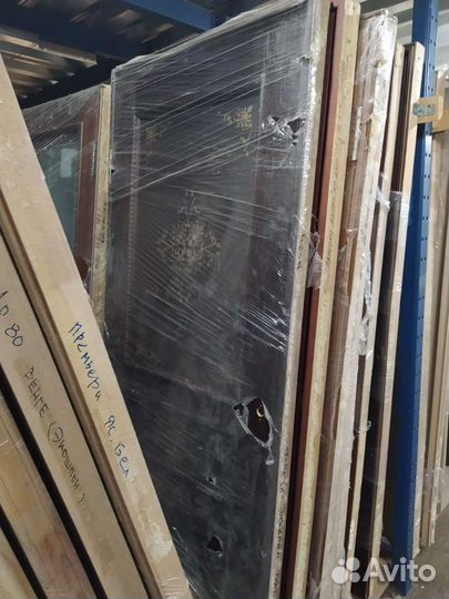 Двери натуральный шпон с коробкой с витрины