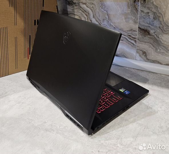 17.3 144hz/ i7 12700h/ rtx 3070ti