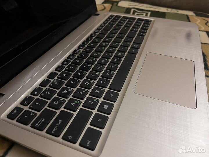 Ноутбук asus