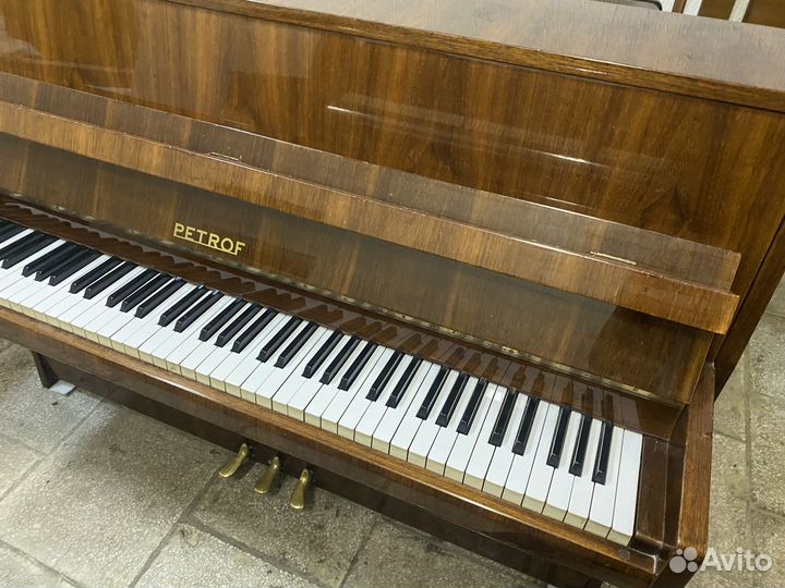 Пианино Petrof Сонатина