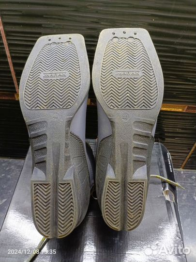 Лыжные ботинки