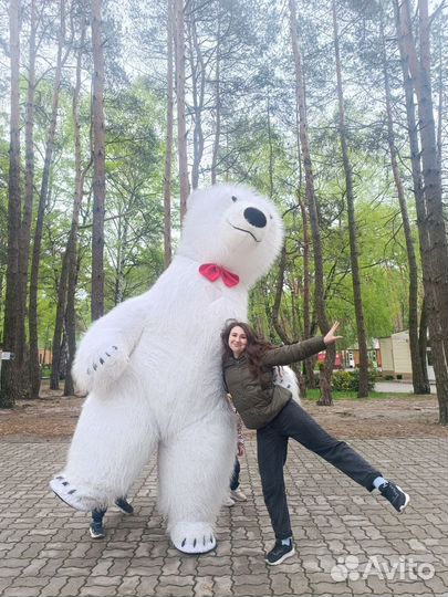 Белый мишка, чебурашка поздравление. Аниматор