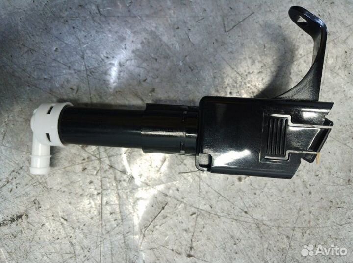 Форсунка омывателя фары правая Toyota Camry V40