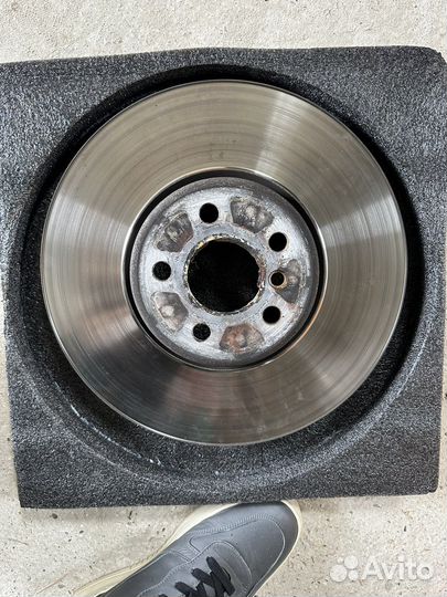 Тормозные диски, супорта и колодки на BMW X5 G05