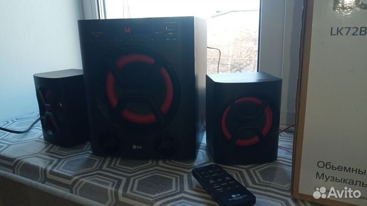 Музыкальный центр LG LK72B