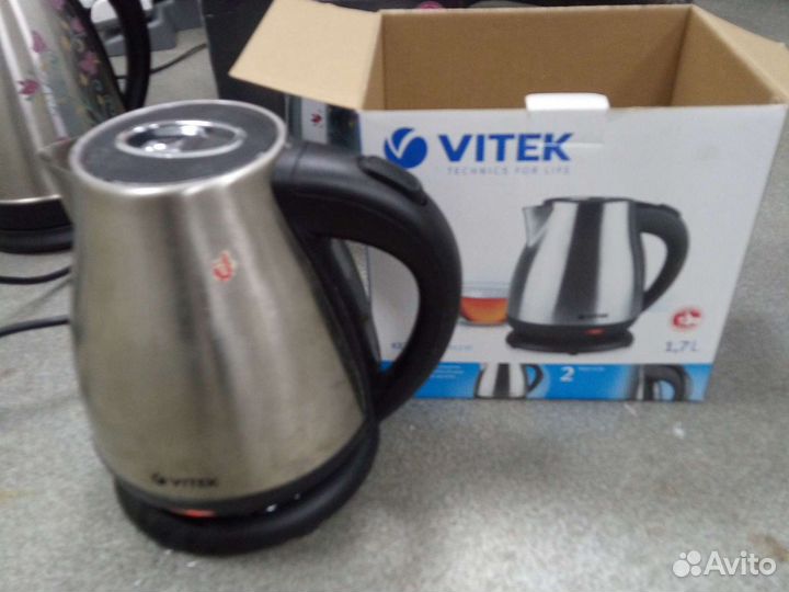 Чайник Vitek BBK Maxwell