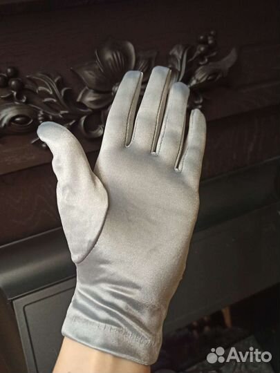 Перчатки женские тканевые серебристые