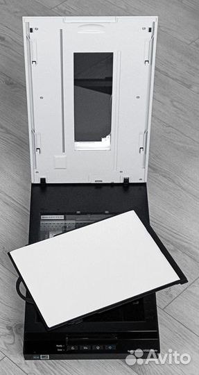 Пленочный сканер Epson Perfection V550 с рамками