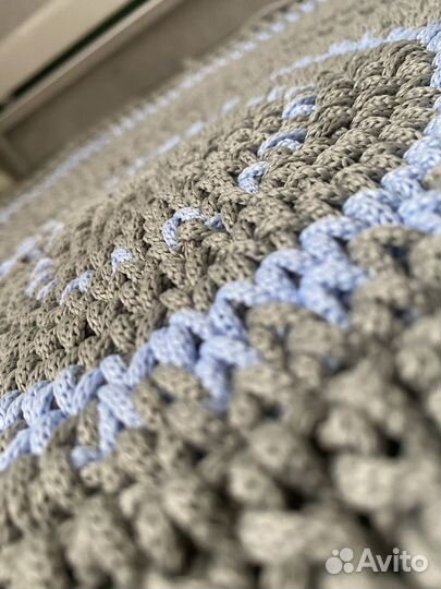 Круглый коврик ручной работы