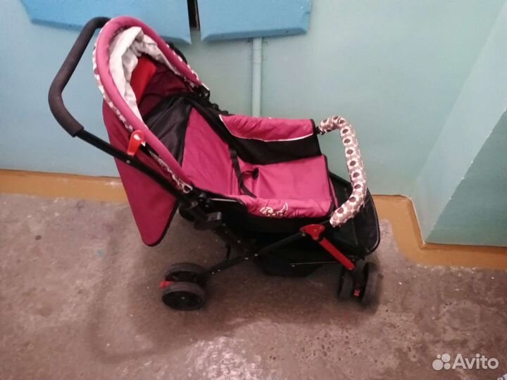 Прогулочная коляска