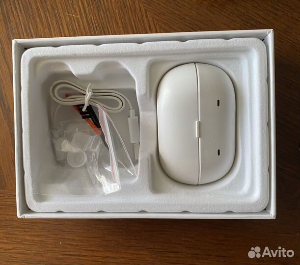 Слуховой аппарат (мини наушники )