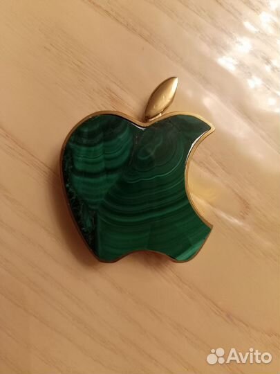 Подарок Газовая зажигалка Яблоко из малахита