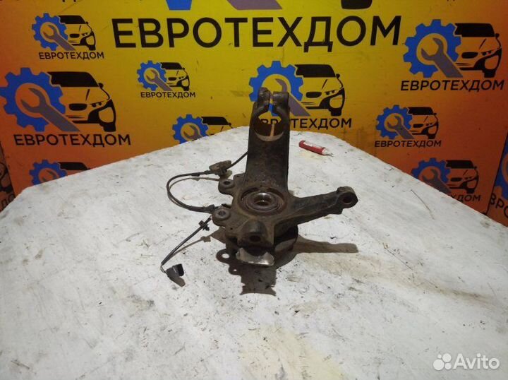 Кулак поворотный передний правый Ford Focus 2 hxda