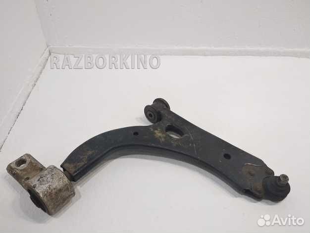 Рычаг передний правый нижний