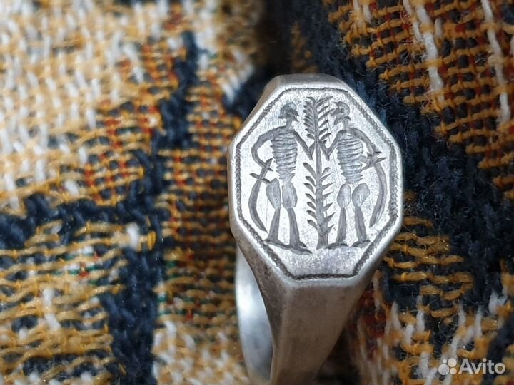 Перстень серебро два воина у ростка