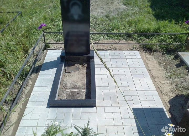 Покраска оград, Благоустройство могил