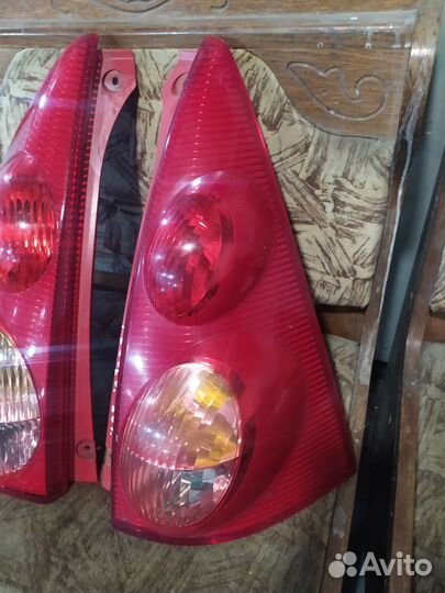 Peugeot 107 фонарь правый левый