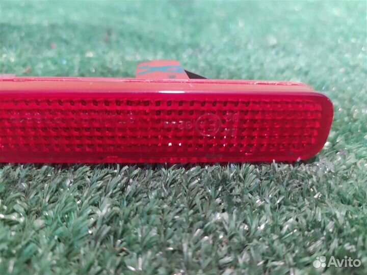 Отражатель бампера заднего правый Honda Accord 8