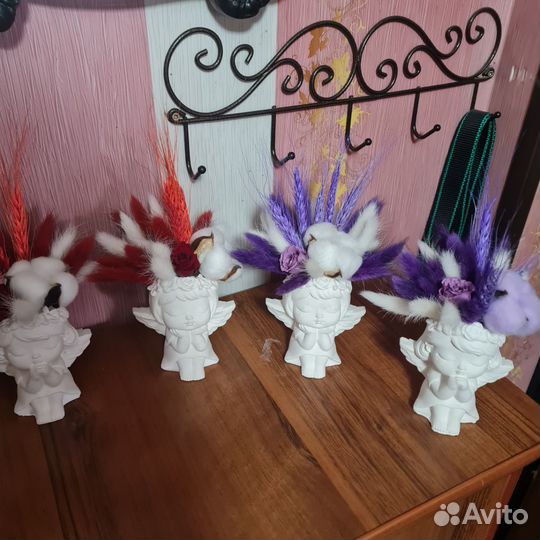 Фигурки из гипса с сухоцветами, хлопком