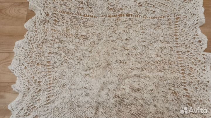 Пуховый платок шаль