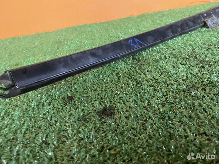 Направляющая стекла задняя левая Opel Astra H