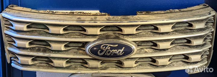 Решетка радиатора Ford Еxplorer 5 рестайлинг