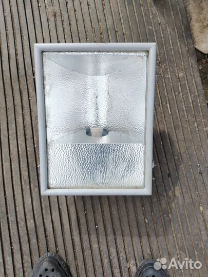 Фонарь прожектор