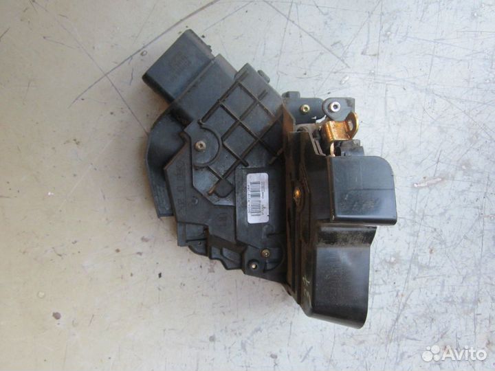 Замок двери передней правой Форд Фокус 2 С Мах