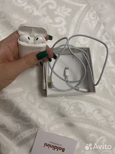 Беспроводные наушники apple airpods